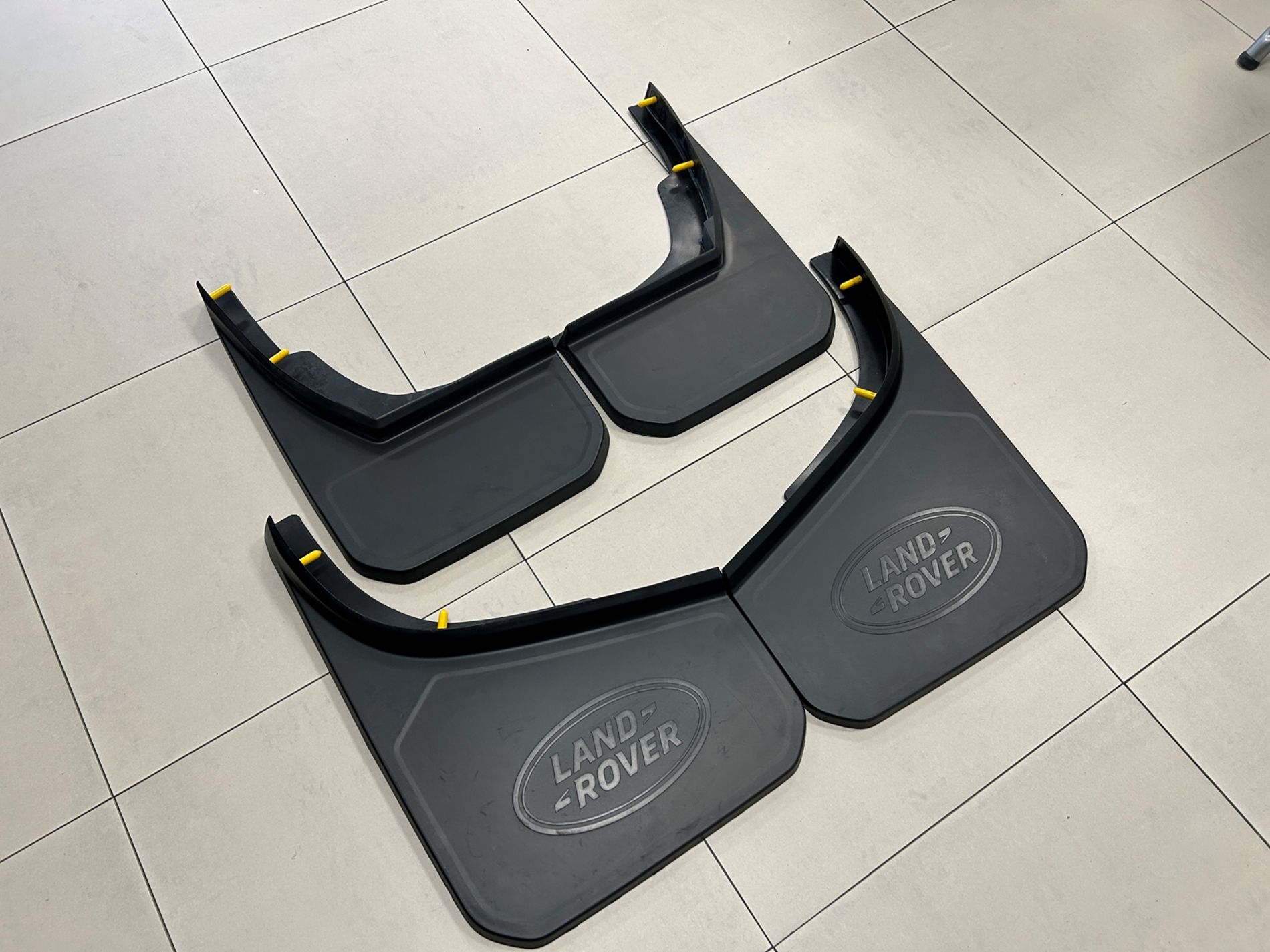 Defender 110 3.0d i6 mhev SE awd 200cv auto - Autoviemme